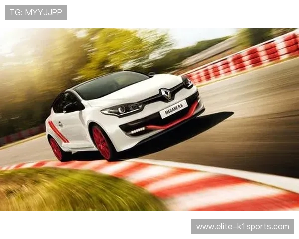 足球球星揽胜闪耀赛场引领豪华与激情完美融合 足球球星揽胜闪耀赛场引领豪华与激情完美融合